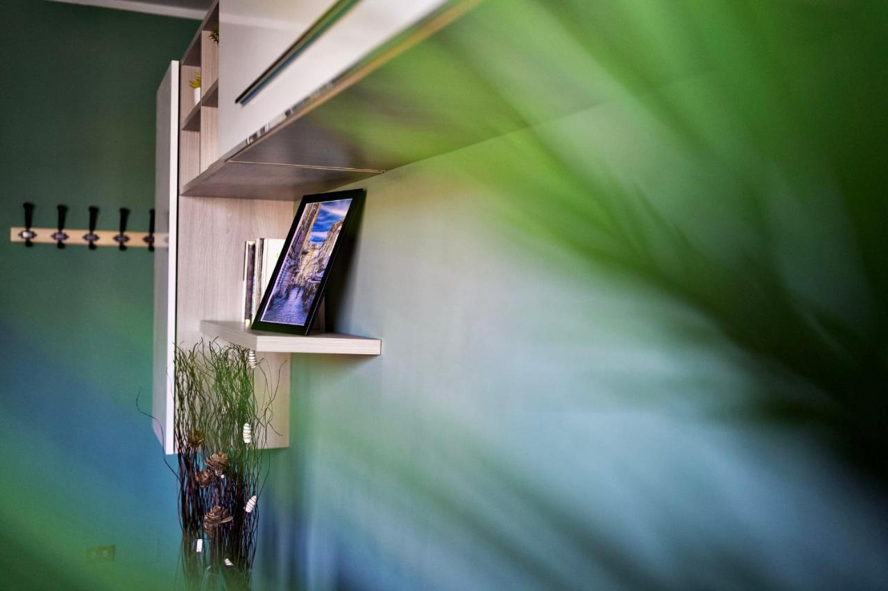 Casa Zoe Apartment Free Parking,Self Check In & Free Wi Fi Парма Экстерьер фото