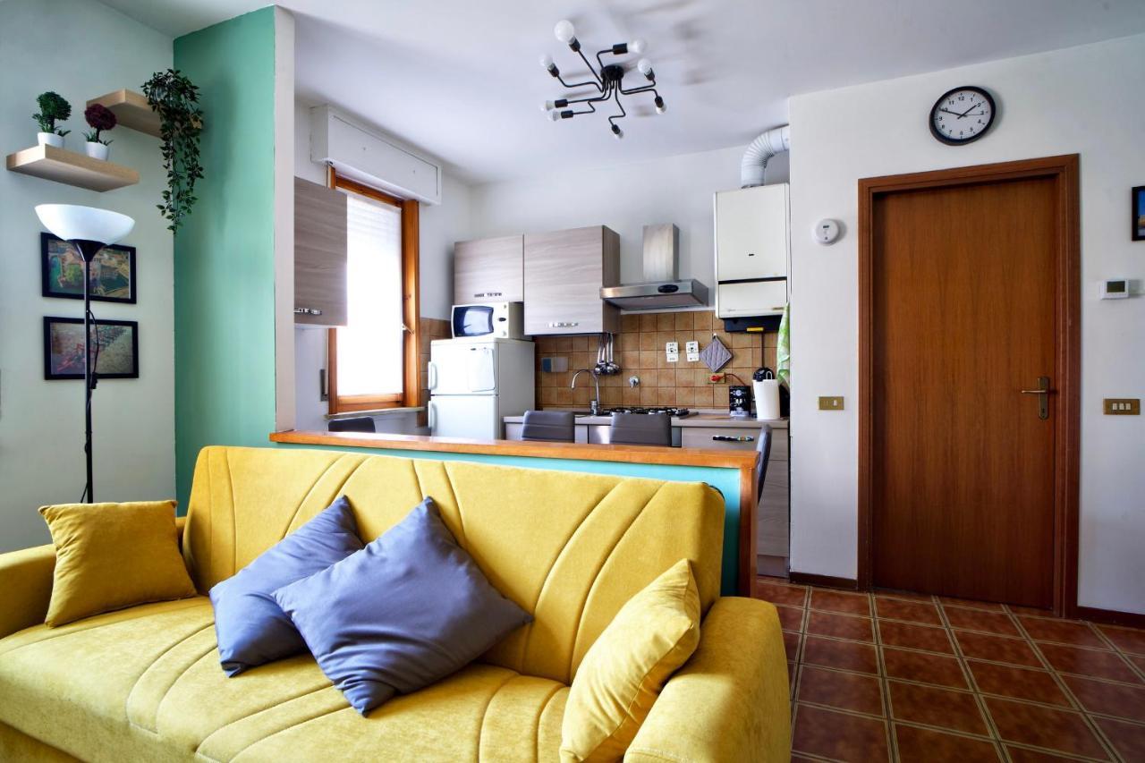 Casa Zoe Apartment Free Parking,Self Check In & Free Wi Fi Парма Экстерьер фото